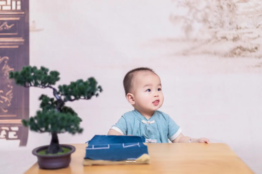 灵宝宝宝喊肚子疼怎么回事